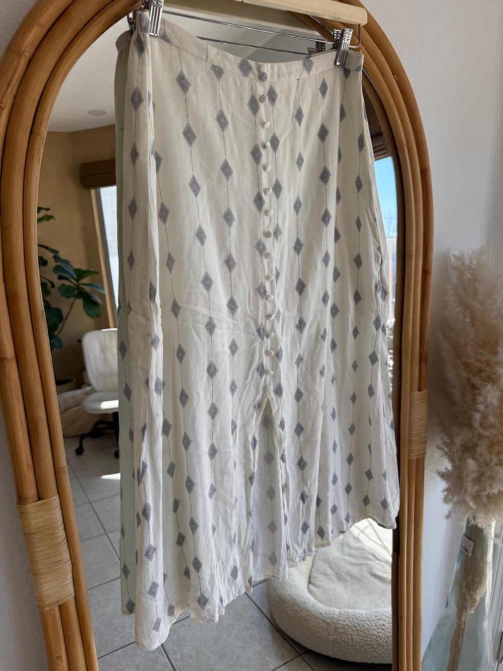 Button-Front Diamond Print Midi Skirt in Ivory and Gray - Picture 2 of 5